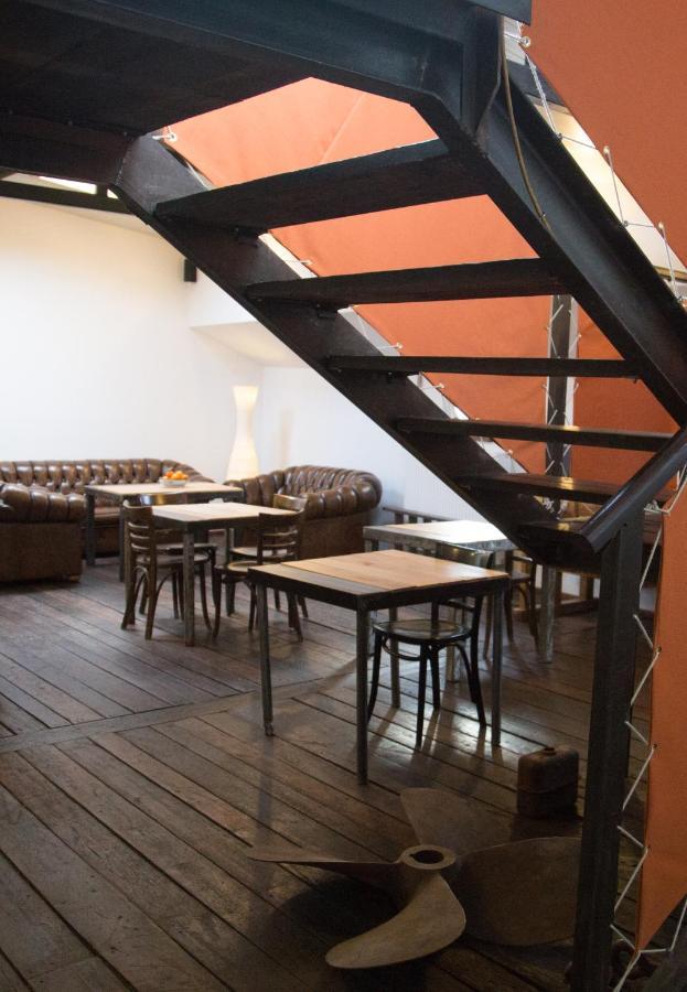 Schiffshotel "Schlafen Im Hafen" Hamburgo Exterior foto